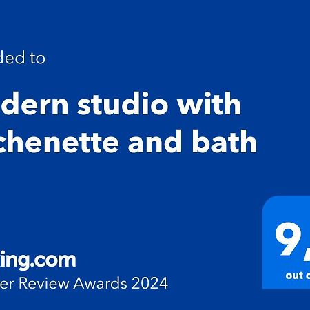 גואלף Modern Studio With Kitchenette And Bath מראה חיצוני תמונה