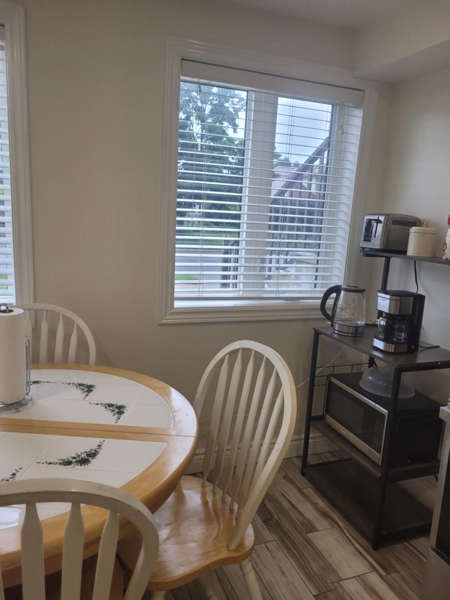 גואלף Modern Studio With Kitchenette And Bath מראה חיצוני תמונה